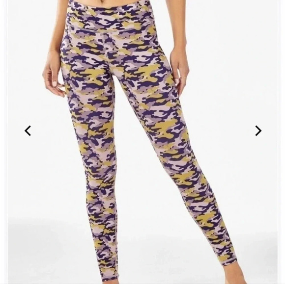 Fabletics Size M Mid-rise Printed Heathered Legging lite‎ lime camouflage - Picture 1 of 9
